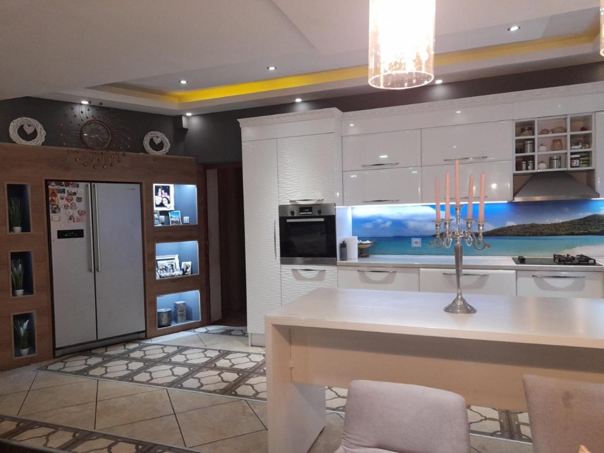 Guest House Maja Novi Sad Buitenkant foto