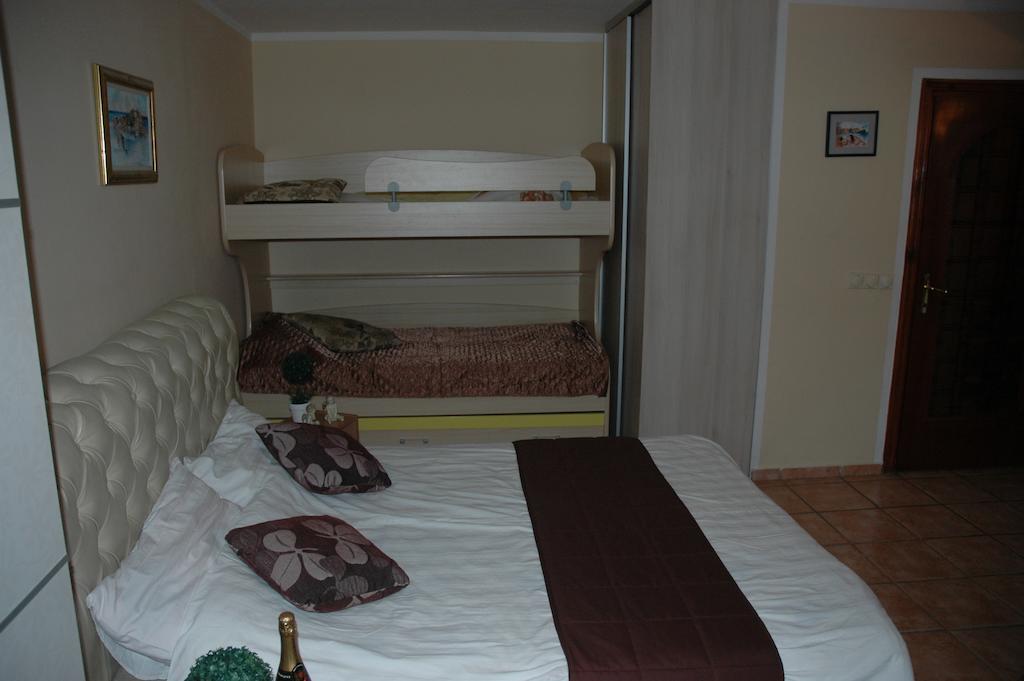 Guest House Maja Novi Sad Kamer foto