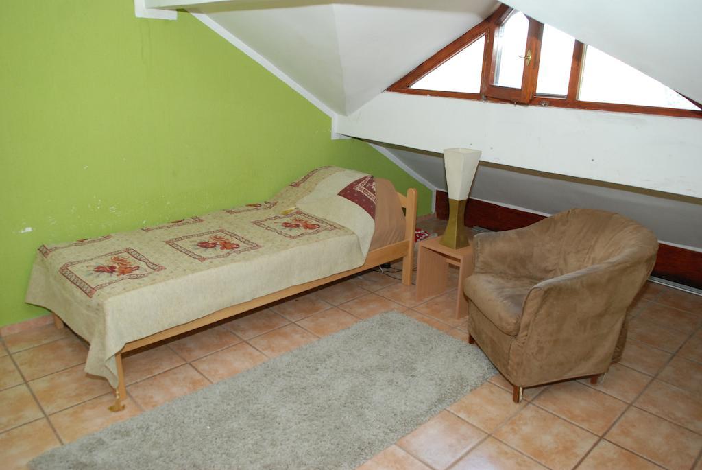 Guest House Maja Novi Sad Buitenkant foto
