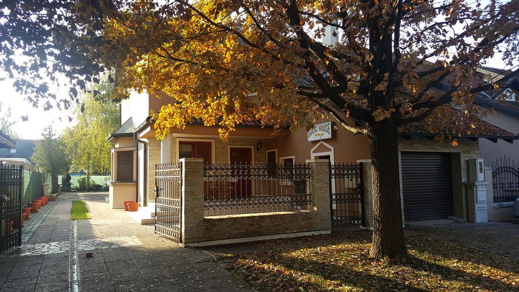 Guest House Maja Novi Sad Buitenkant foto